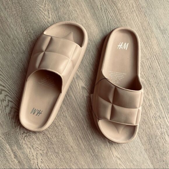 Quilted look shoes new - Picture 3 of 5